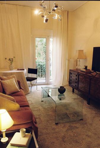 Newly Renovated Apartment in a Lush Green Neighborhood in Central Athens