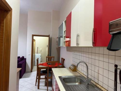 HotelVila 22 tesisinde mutfak veya mini mutfak