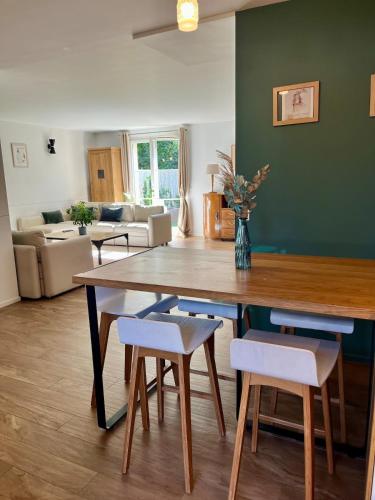 Paris-Montrouge, dans une allée privée, Métro