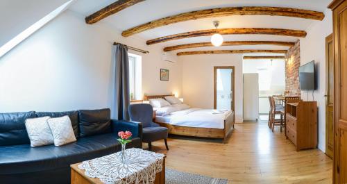 Postel nebo postele na pokoji v ubytování Terrace Apartments III