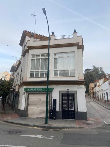 Preciosa habitación con gran terraza privada y aire acondicionado para 2 personas muy cerca del centro de Málaga