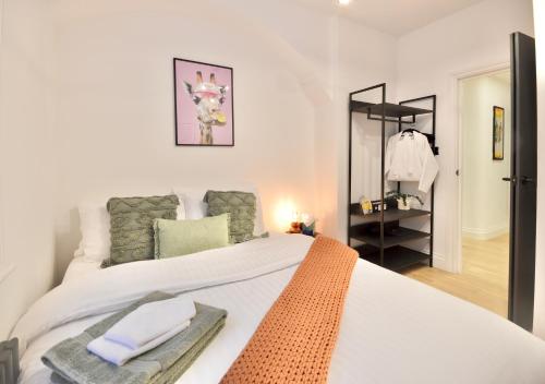 Newly Refurbished w/ River Views photo 16