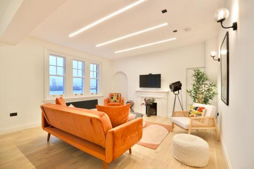 Newly Refurbished w/ River Views photo 10
