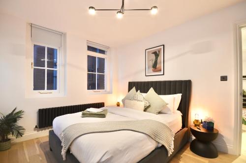 Newly Refurbished w/ River Views photo 11