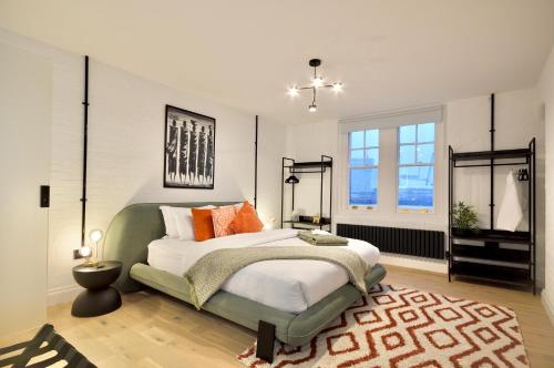 Newly Refurbished w/ River Views photo 7