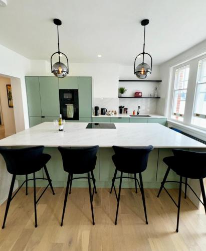 Newly Refurbished w/ River Views photo 21