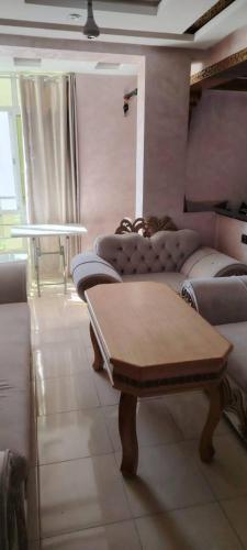 Posezení v ubytování شقة قرب المطارairport Apartement & beaches, only family