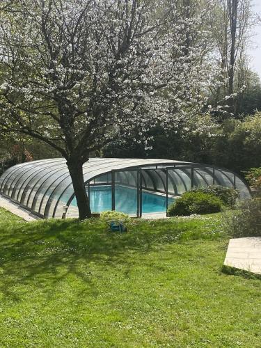 Бассейн в L'Atelier du Canton proche Châteaux de la Loire et Beauval или поблизости