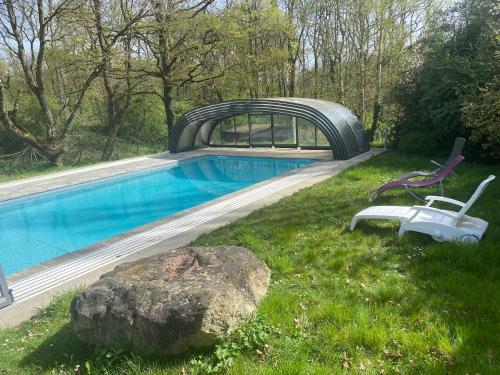 Бассейн в L'Atelier du Canton proche Châteaux de la Loire et Beauval или поблизости