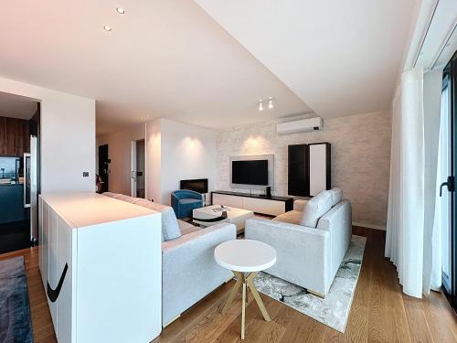 Varinos Seaview Apartment