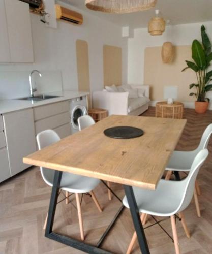 Photo de la galerie de l'établissement 150 m du port et de la mer de la Ciotat, à La Ciotat