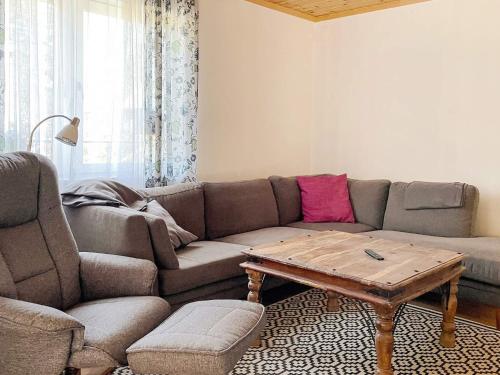 Χώρος καθιστικού στο 4 person holiday home in KLINTEHAMN-By Traum