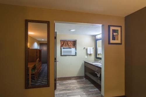 Postel nebo postele na pokoji v ubytování Motel 6-Snyder, TX