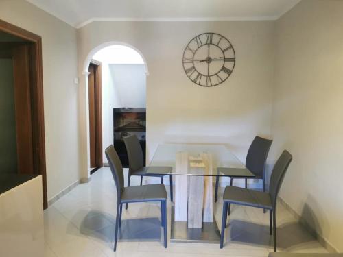 Ruang duduk di casa Mele