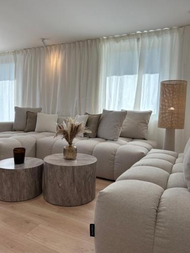Χώρος καθιστικού στο Appart 'COSY avec Piscine Chauffée Privée
