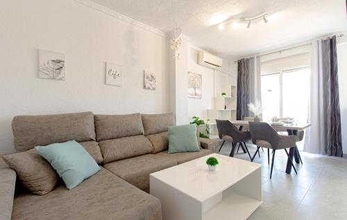 Beach Front Apartment In Torrevieja With Wifi
