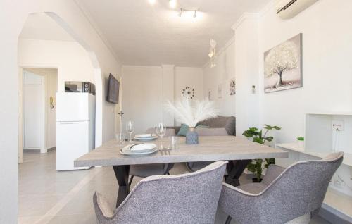 Beach Front Apartment In Torrevieja With Wifi