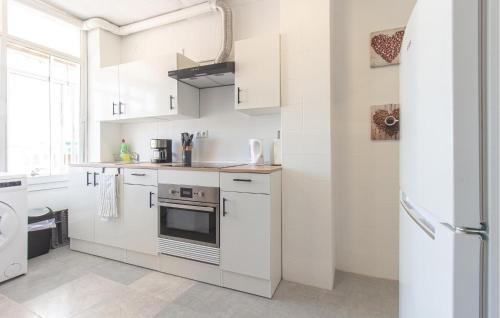 Beach Front Apartment In Torrevieja With Wifi