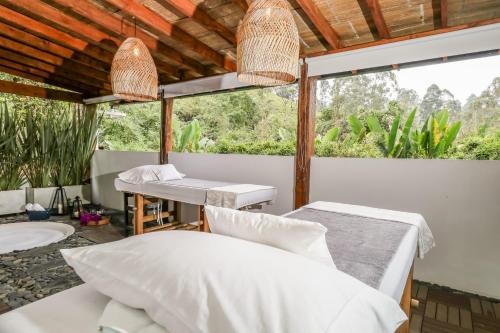 Taman di luar Hotel Vísperas