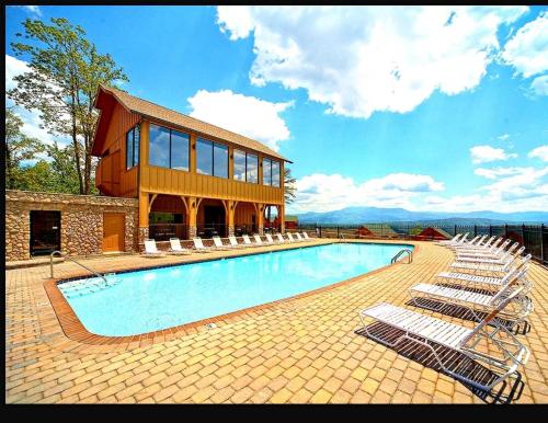 Infinity Vista Retreat - 5BR, Smoky Mountain Views Pool, HotTub photo 43