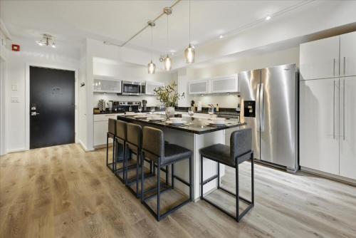 Η κουζίνα ή μικρή κουζίνα στο Modern 4th-Floor Flat in the Heart of Indianapolis