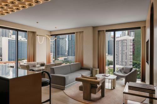 Χώρος καθιστικού στο Mondrian Singapore Duxton