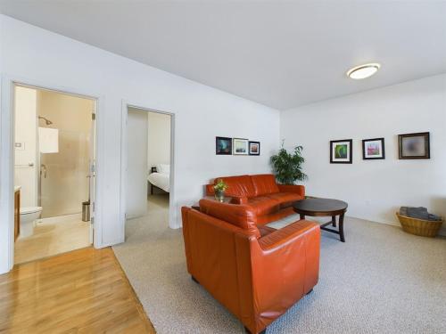 Gallery image of Ocean Views Huge Deck Walk to Beach, Trails in Douglas