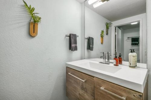 Billede fra billedgalleriet på Charming Princeville Studio, AC, Pool, Hot Tub i Princeville