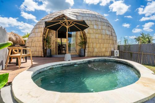Πισίνα στο ή κοντά στο Noon Bamboo Villas