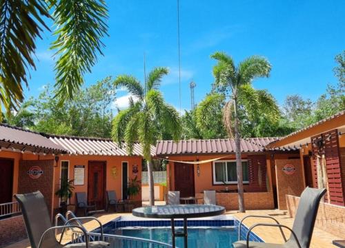 Πισίνα στο ή κοντά στο The Windsor Boutique Resort