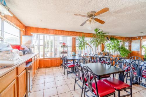 Χώρος καθιστικού στο Lone Star Inn by OYO Vernon Texas Hwy 287