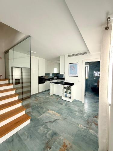 New villa with pool, sea view, Poreč