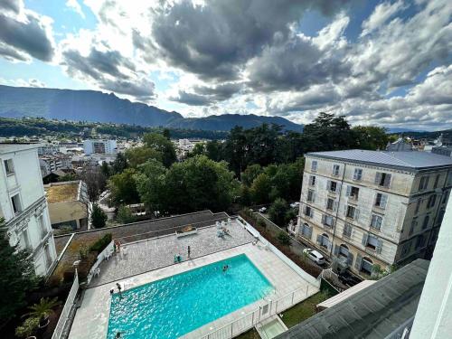Studio centre ville, parking, balcon, piscine
