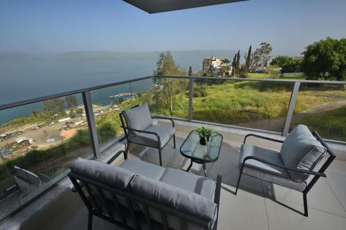 Hofesh Yehonatan Ariston- Viwe Lakefront Apt