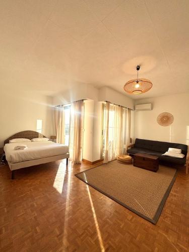 NICE, Exceptional Sea View, Top Floor, Parking