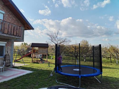 Herní místnost nebo prostor pro děti v ubytování Vikendica Dar