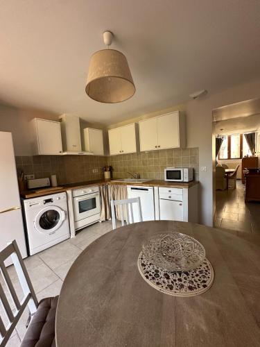 Dapur atau dapur kecil di L escale ardéchoise Ardèche stopover