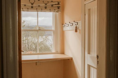 Galeriebild der Unterkunft Lodge on Loch Ness - Loch Views! in Invermoriston