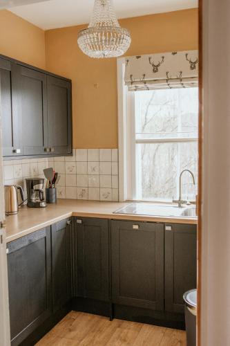 Galeriebild der Unterkunft Lodge on Loch Ness - Loch Views! in Invermoriston