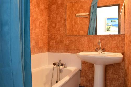 Koupelna v ubytování SP320-629 Appt 2 pièces 4 couchages SAINT PIERRE LA MER