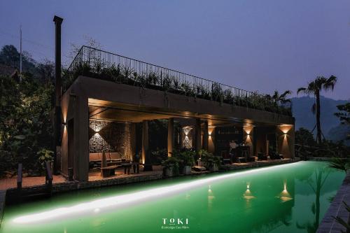 Bazén v ubytování TOKI Ecolodge Cao Răm nebo v jeho okolí
