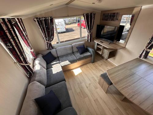 Posezení v ubytování 3-Bedroom Swift Caravan - Located in Uddingston, Glasgow at Maryville Caravan Site