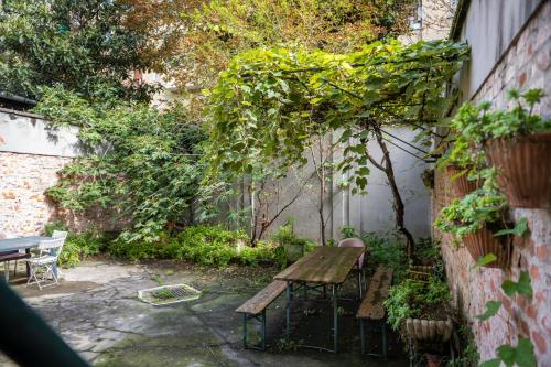 Quiet Navigli Apartment - Walk to Navigli - Tortona Design District - Salone del Mobile