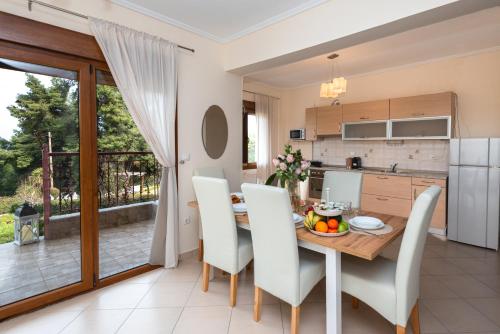 Dapur atau dapur kecil di The Olive & Moon Welcome
