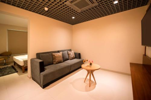Morvee Hotels Durgapurにあるシーティングエリア