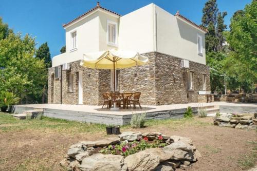 Secret Valley - Chora's Hideaway