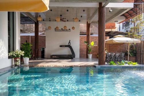 Kolam renang di atau dekat dengan Eco & Rustic Home Hoian