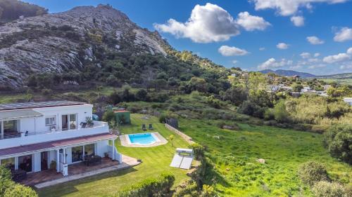 Cortijo Pájaro Punta de la Laja, Pool & Mountain Views