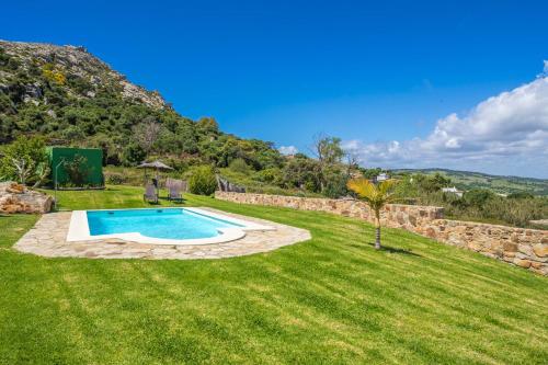 Cortijo Pájaro Punta de la Laja, Pool & Mountain Views