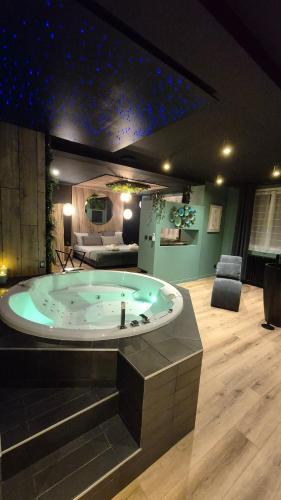 Toi et moi Love room avec Hammam, Sauna, Balnéothérapie ensemble privatisés